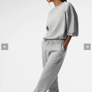 Alo Yoga BEST SELLER
Accolade Sweat pant XS new with tags